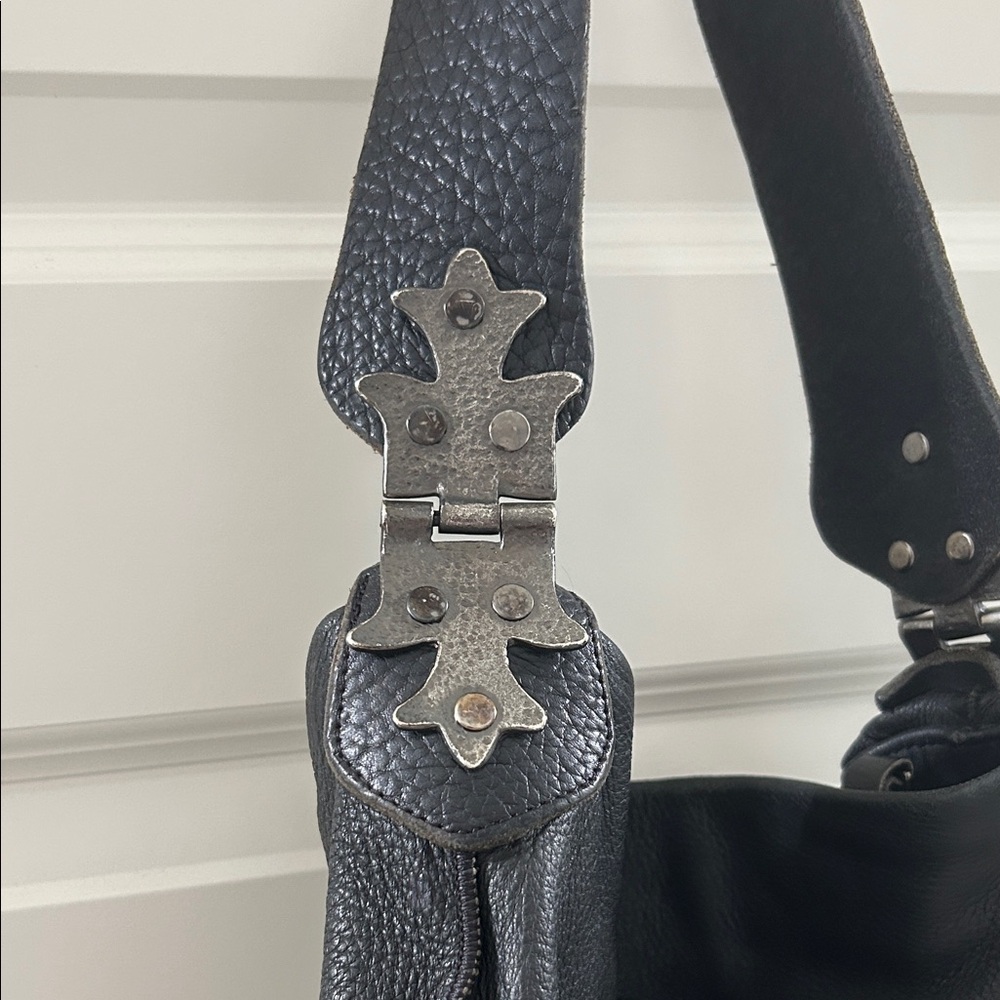 Tylie Malibu Leather Bag - Picture 4 of 10